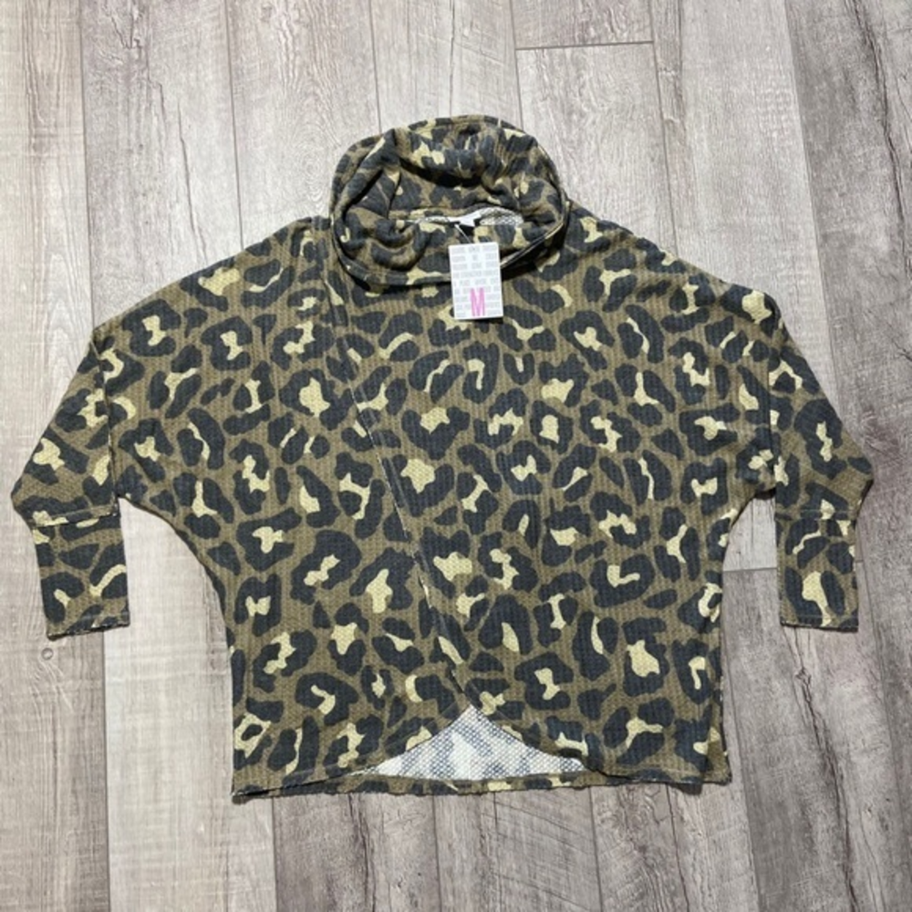 LuLaRoe Medium Kristen Cheetah Cowl Neck Pullover Olive‎ Green Gray Cream